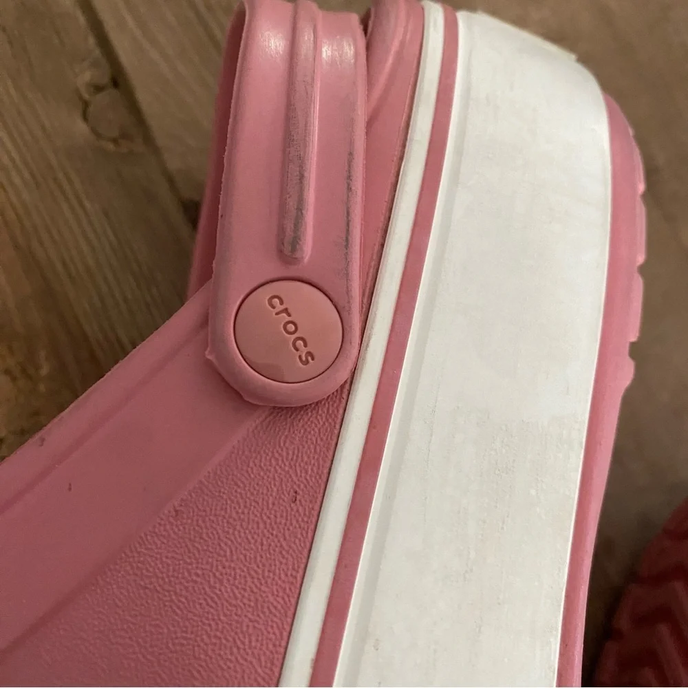 CROCS Women’s Pink White Clogs Crocband Comfort Platform Jibbitz Charm Sandals 7_7
